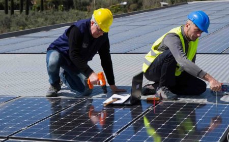 Harnessing the Sun: The Complete Guide to Hiring a Solar Contractor for Residential and Commercial Projects